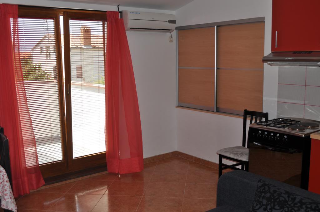 Apartment Drenovica بولا الغرفة الصورة