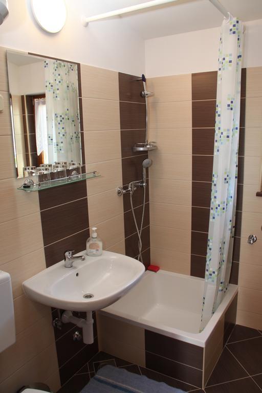 Apartment Drenovica بولا الغرفة الصورة