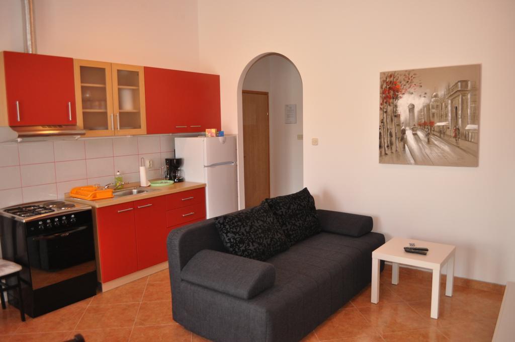 Apartment Drenovica بولا الغرفة الصورة